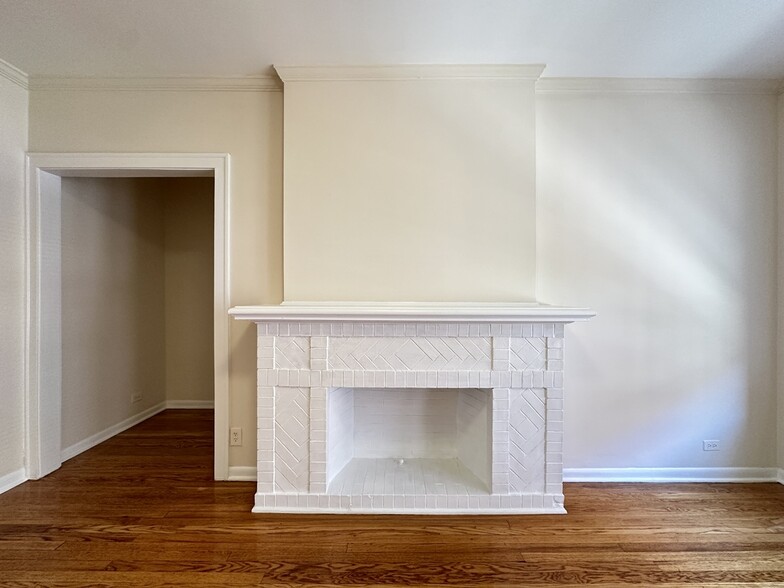 Building Photo - 1316 Oak Ave