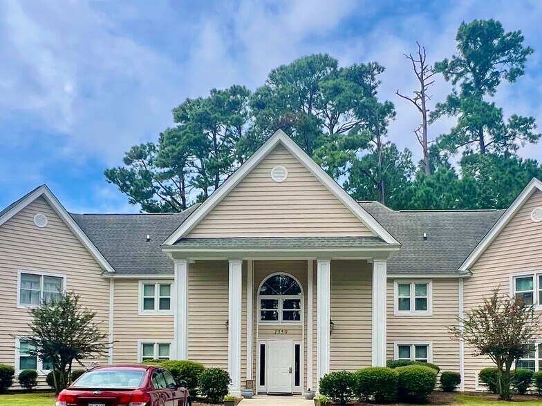 Primary Photo - 1350 McMaster Dr