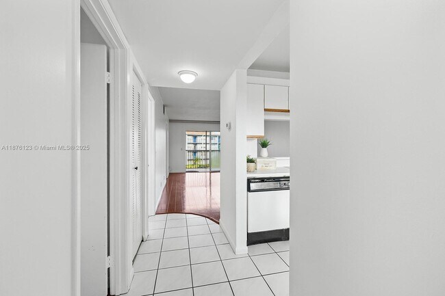 Building Photo - 650 SW 124th Terrace