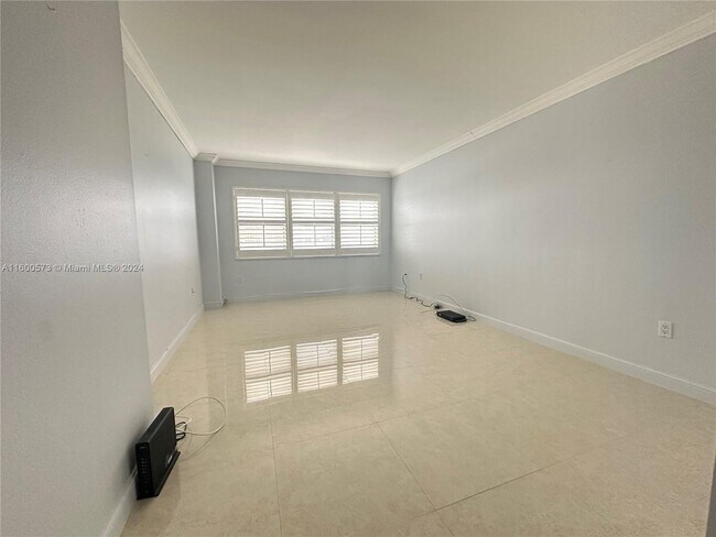 Building Photo - 3410 Galt Ocean Drive Apt #2103N, Fort Lau...