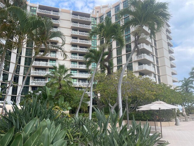 Building Photo - 1121 Crandon Blvd