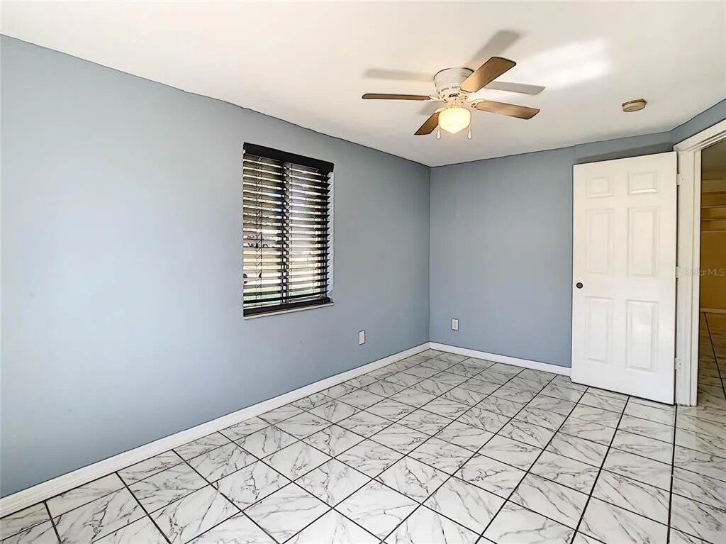 Building Photo - 4239 Ridgefield Ave