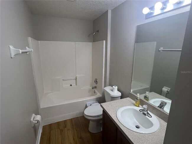 Building Photo - 1063 Bluegrass Dr