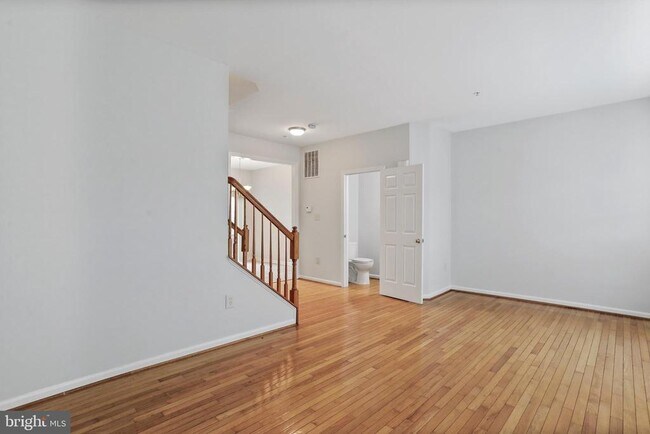 Building Photo - 6140 Newport Terrace