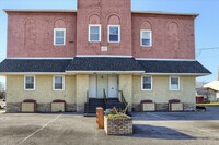 Building Photo - 643 S Wood St