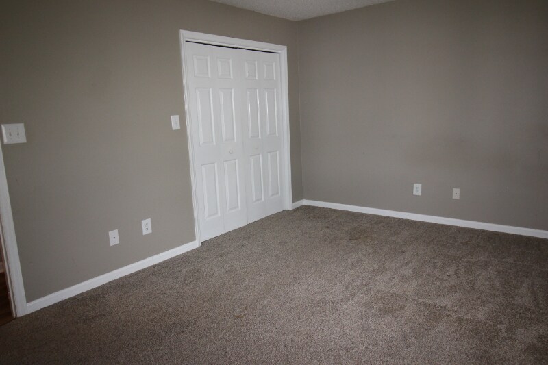 Building Photo - 6008 Southcrest Dr