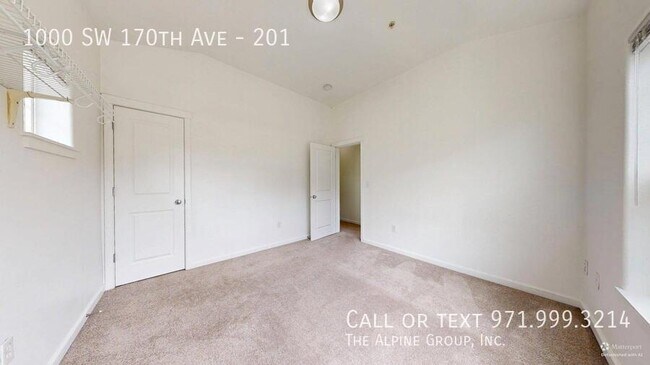 Building Photo - 1000 SW 170th Ave