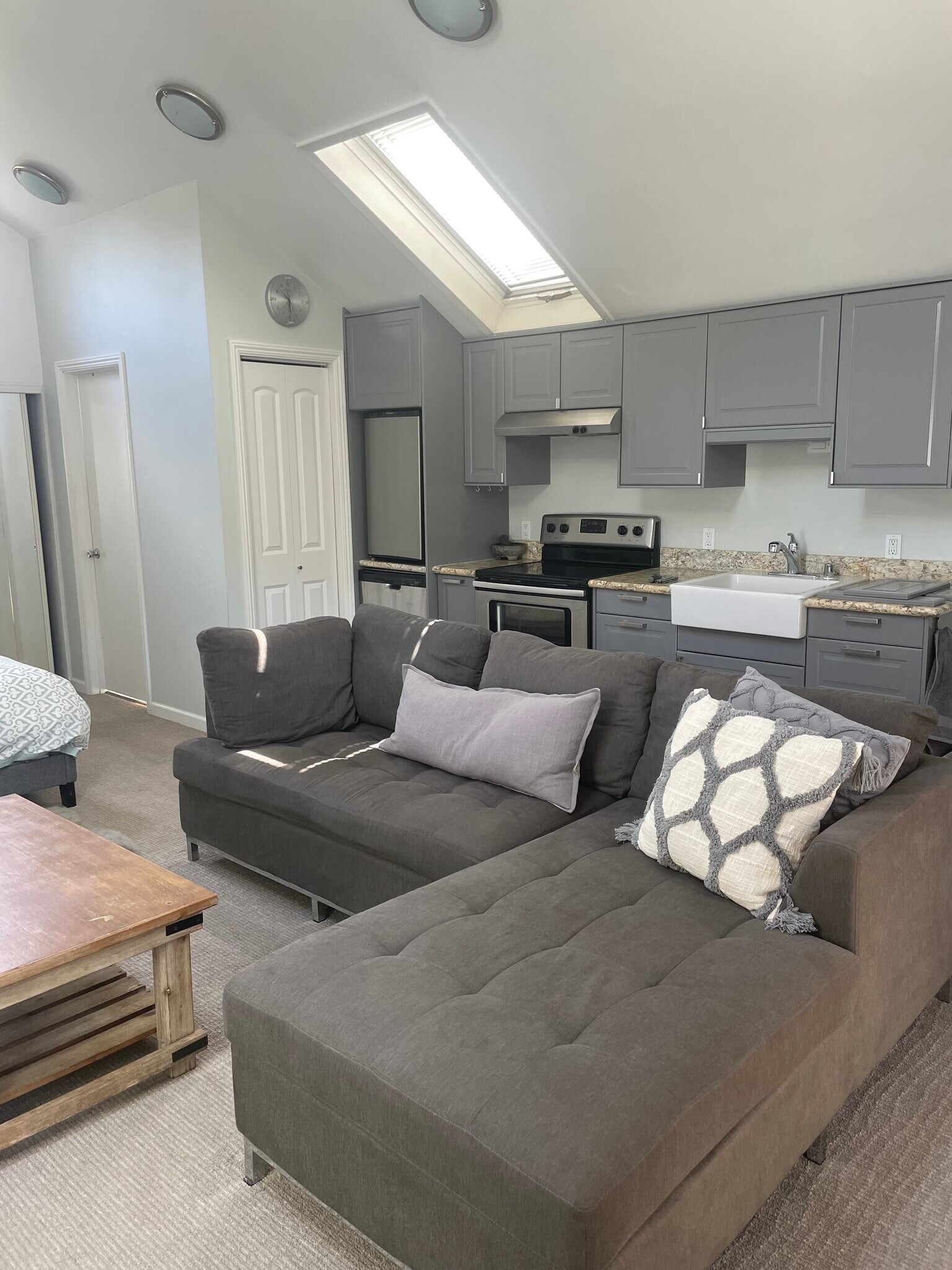 Building Photo - 1715 Lincoln Ave