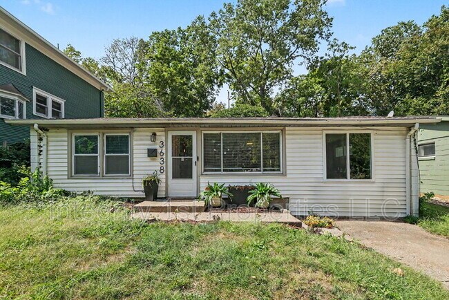 Building Photo - 3638 Genessee St