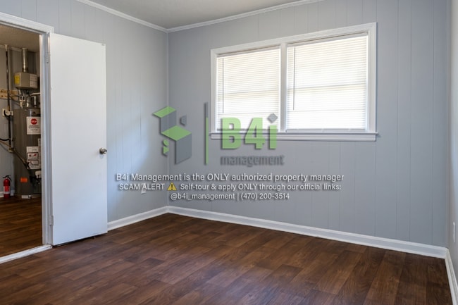 Building Photo - 6106 Venetian Way SW
