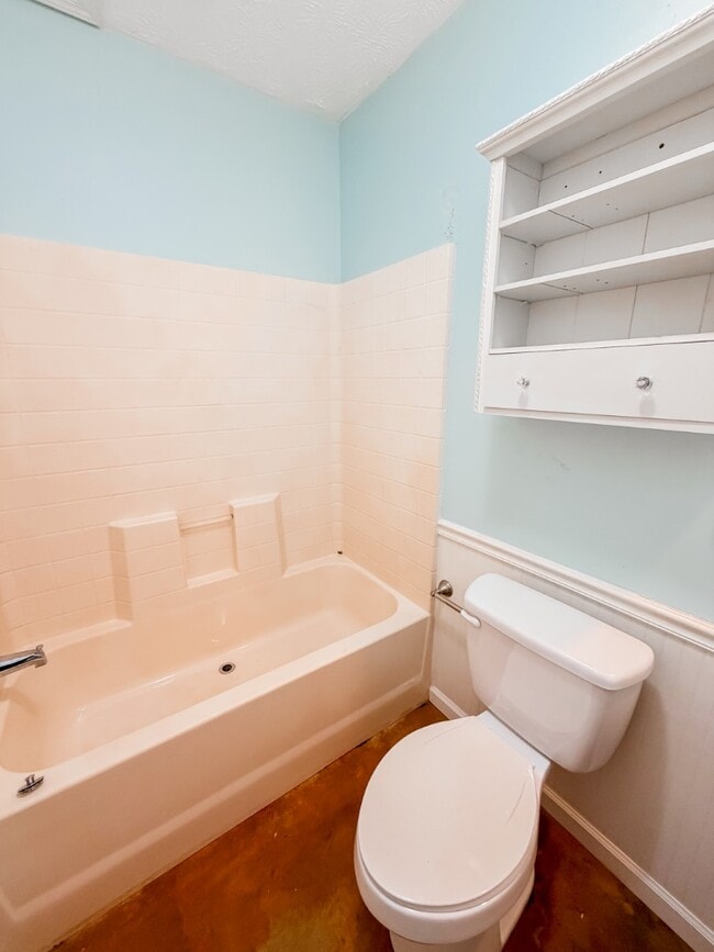 Building Photo - 505 Waterway Dr
