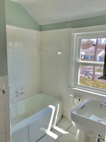 Building Photo - 252 Arcadia Blvd