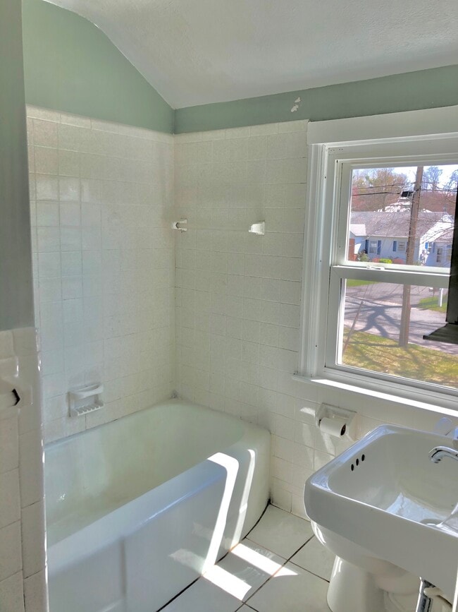 Building Photo - 252 Arcadia Blvd