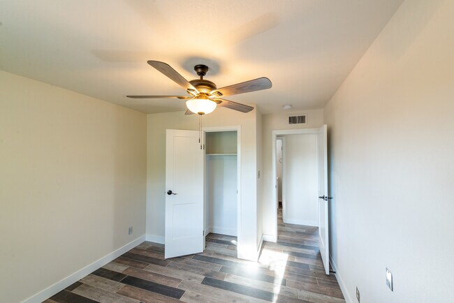 Building Photo - 2607 S Jentilly Ln