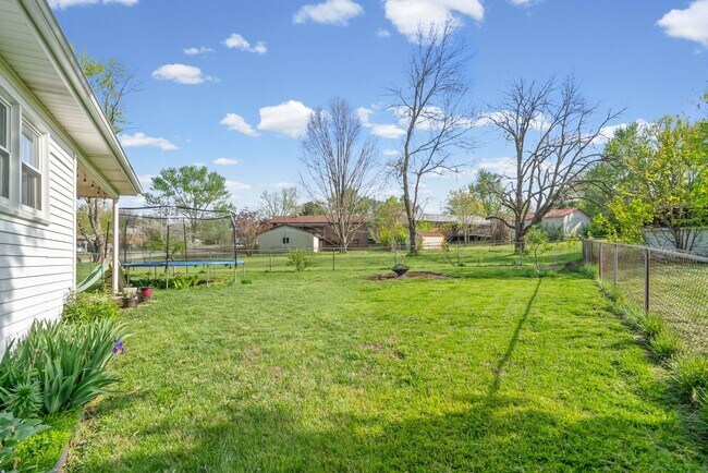 Building Photo - 3611 Bahama Dr