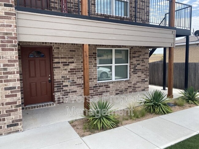 Building Photo - 108 Arrowhead St