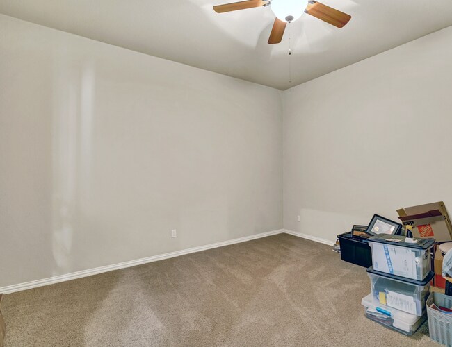 Building Photo - Gorgeous Townhome in The Villas of Hollytree!