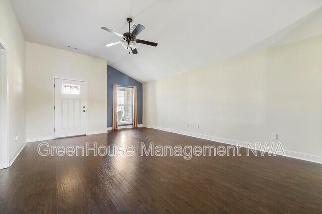 Building Photo - 6111 NW McClellen St