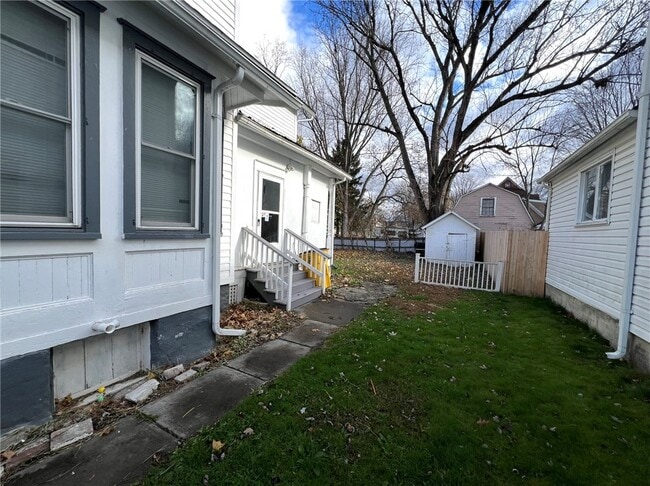 Building Photo - 411 Herrick St