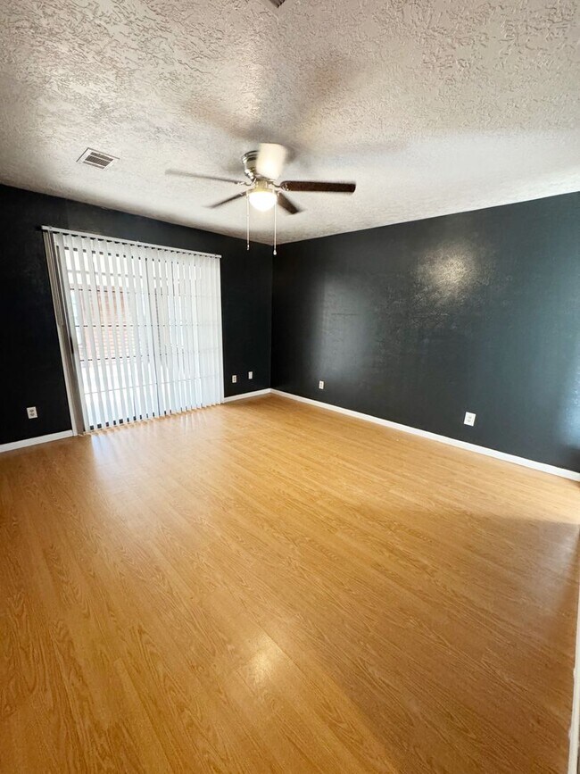 Building Photo - 1011 Gene Dr