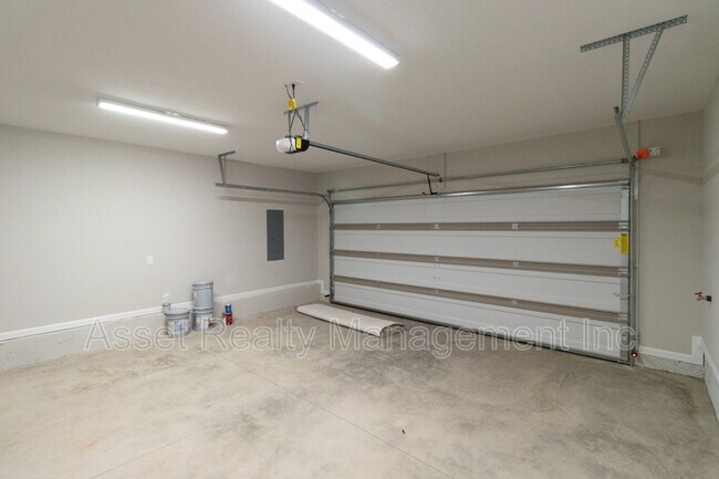Building Photo - 628 Drakewood Rd