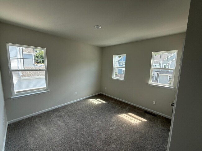 Building Photo - 6412 Fennec Run