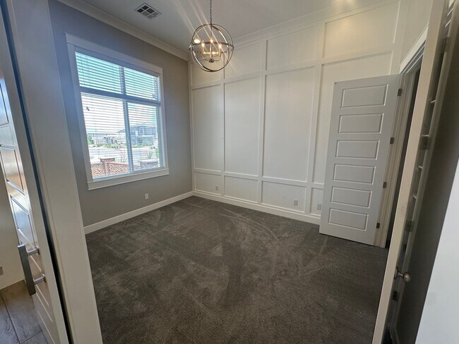 Building Photo - Custom 4 bedroom Single Story. Crimson Cli...