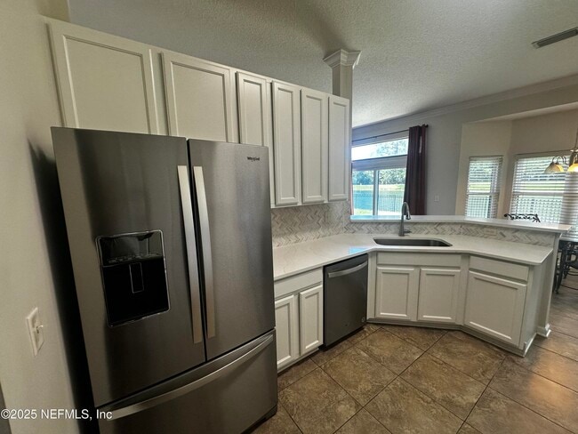 Building Photo - 12080 Scarsdale Dr