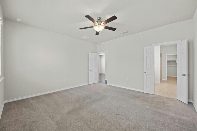Building Photo - 11808 Coyote Call Way
