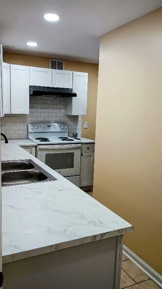 Building Photo - 1500 Lamont St