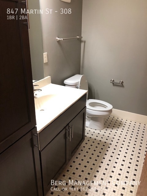 Building Photo - 847 Martin St