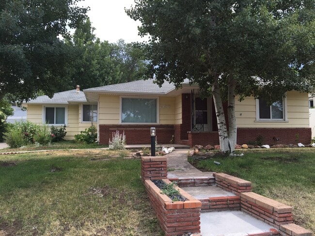 Building Photo - 2156 10th Street Rd