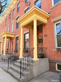 Building Photo - 67 Warren St