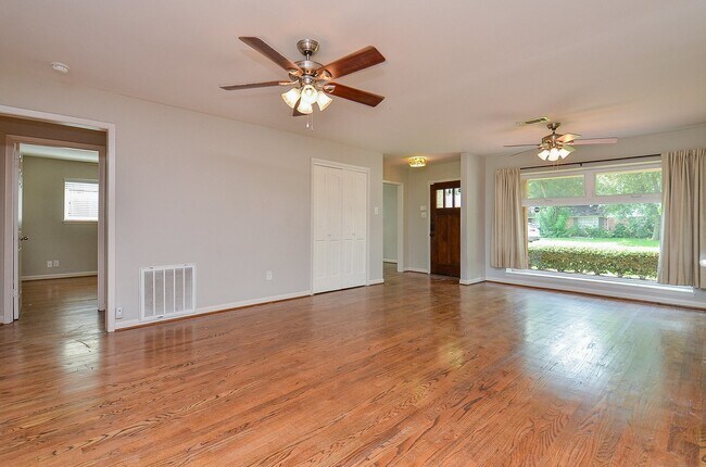 Building Photo - 10050 Haddington Dr
