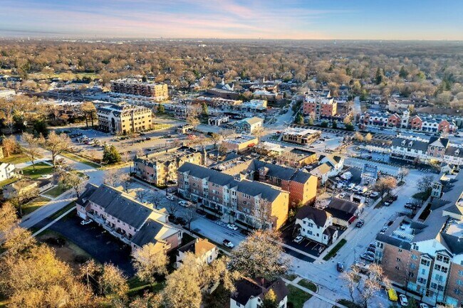 Building Photo - 57 E Hattendorf Ave