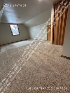 Building Photo - 423 E 274th St