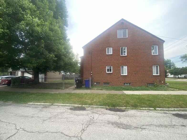 Building Photo - 3614 Warren Rd