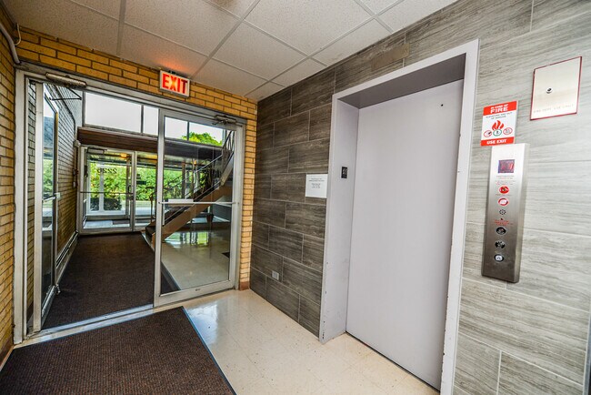 Building Photo - 2226 S Goebbert Rd