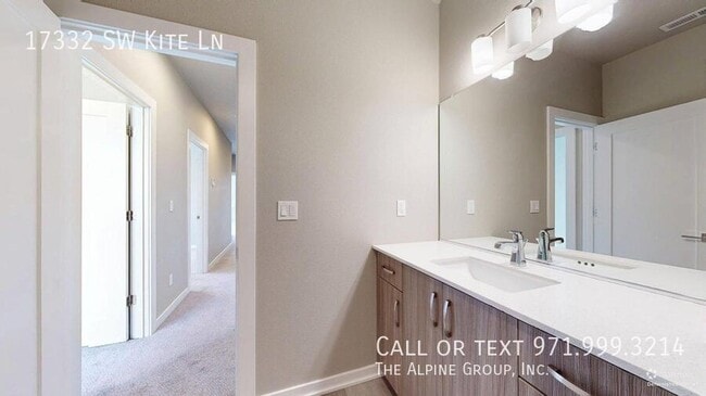 Building Photo - 17332 SW Kite Ln