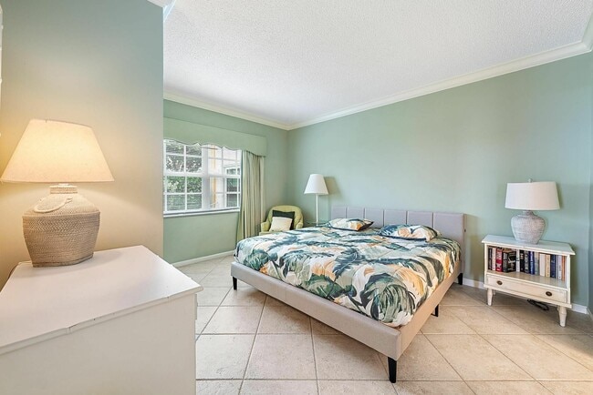 Building Photo - 400 S Ocean Blvd