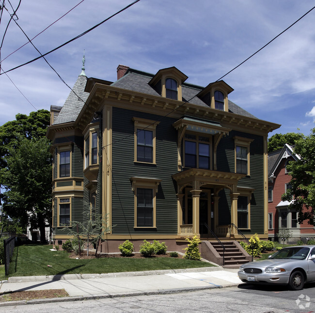 Primary Photo - 43 Parkis Ave
