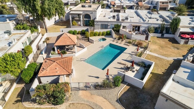 Building Photo - Luxury Living in the Heart of McCormick Ranch!