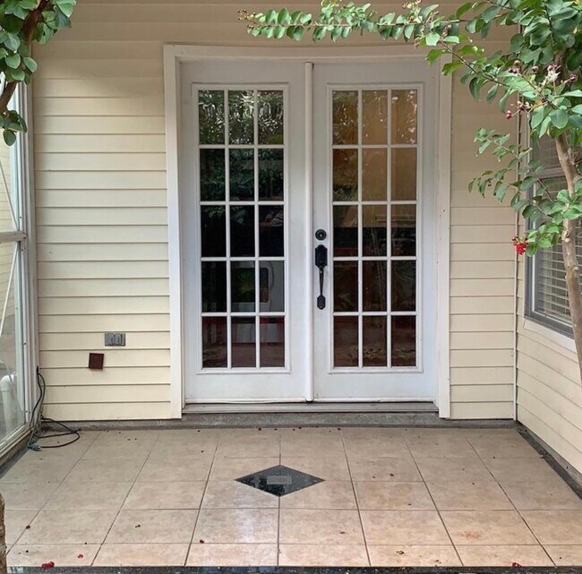 Building Photo - 10918 Vista Norte Ct