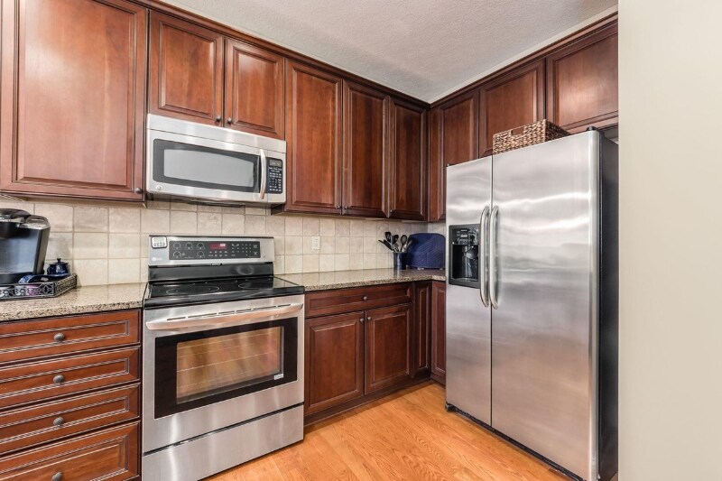 Building Photo - 903 Adara Dr