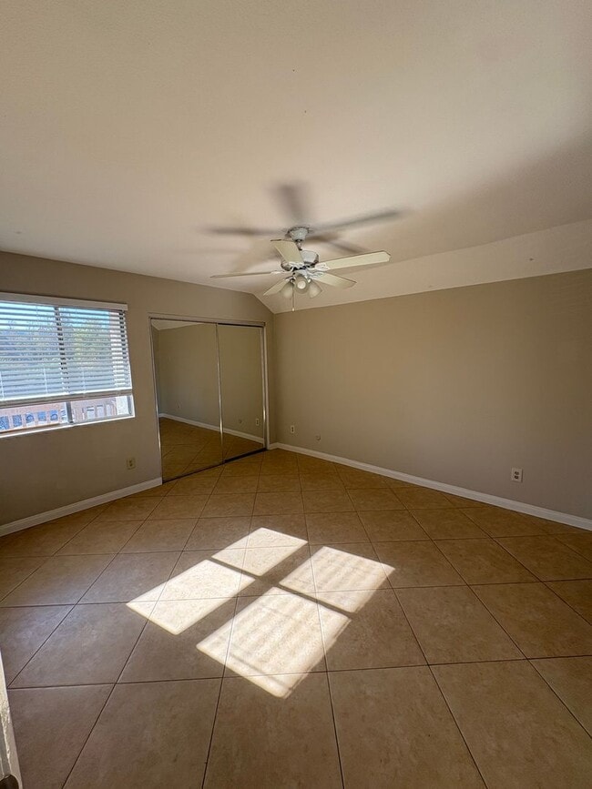 Building Photo - Huge 3 Bedroom 2 Bathroom in Resort Style Community in Mission Valley