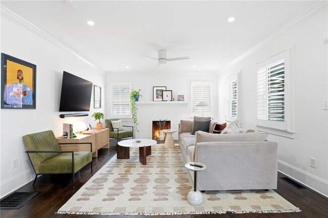 Building Photo - 496 Shannon Dr SW