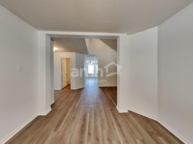 Building Photo - 1018 Redcrest Springs Ct