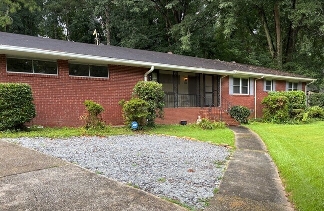 Building Photo - 2510 Headland Dr