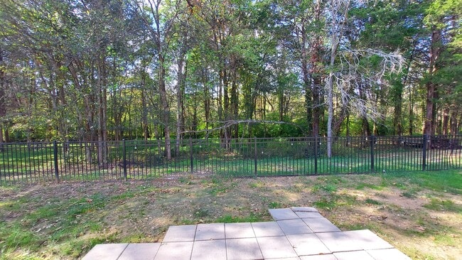 Building Photo - 4596 Sawmill Pl
