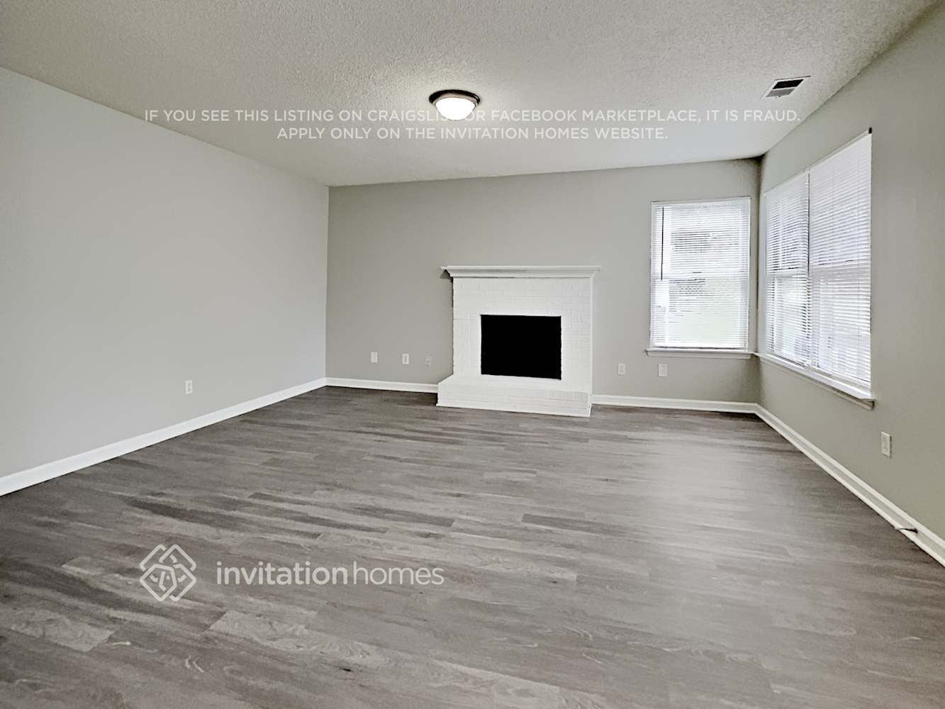 Building Photo - 3939 Armitage Dr